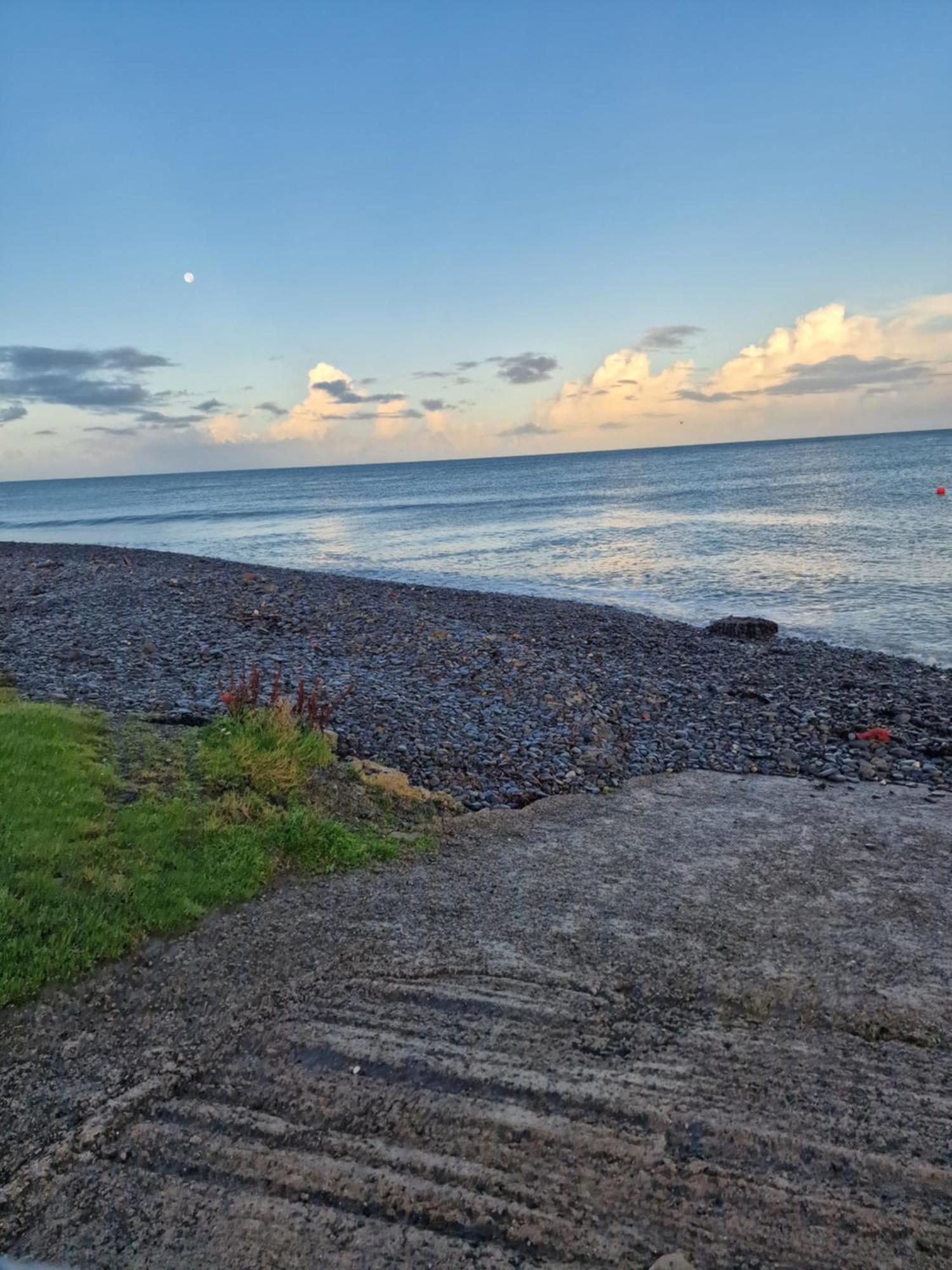 Bayview At Pengarreg Hotel Llanrhystyd Bagian luar foto