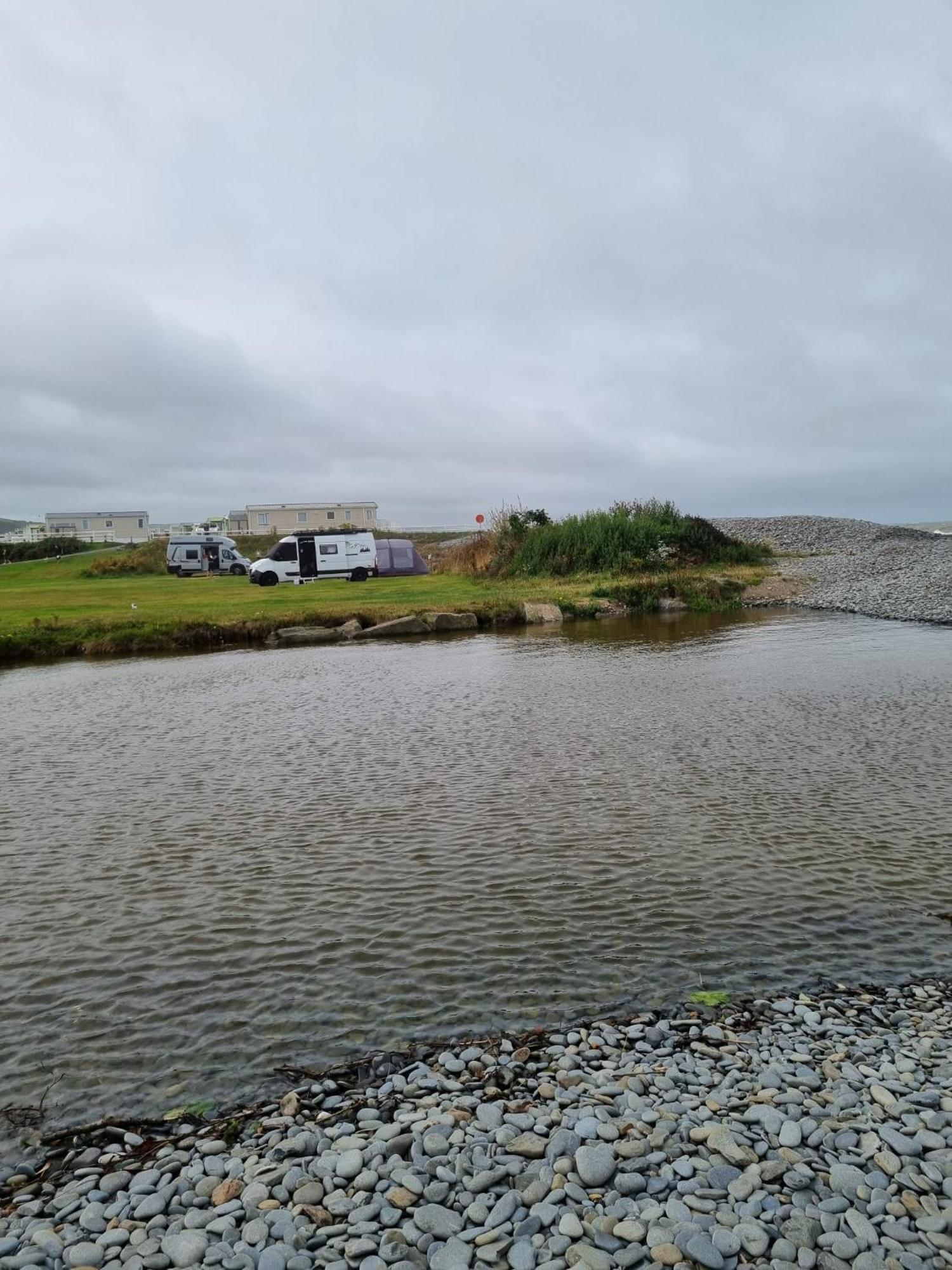 Bayview At Pengarreg Hotel Llanrhystyd Bagian luar foto